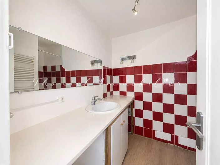Image No.6-2 Bed House for sale