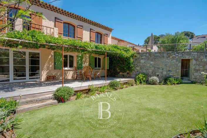 Image No.13-6 Bed House for sale