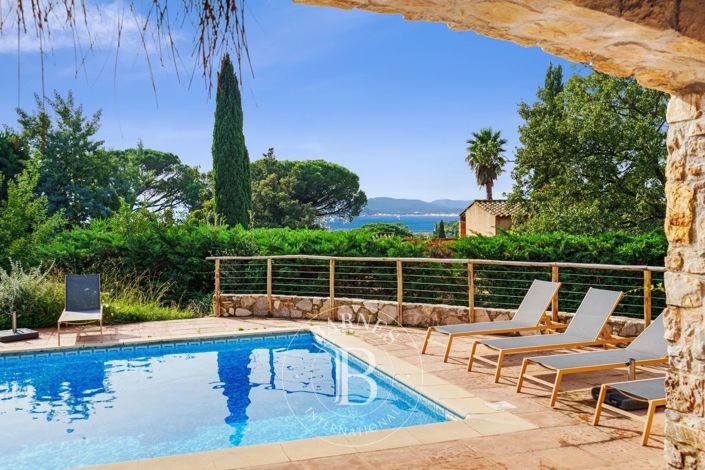 Image No.3-6 Bed House for sale
