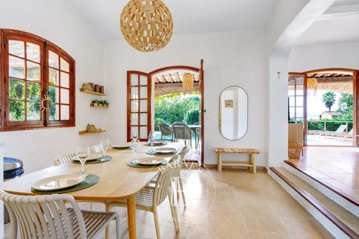 Image No.5-6 Bed House for sale