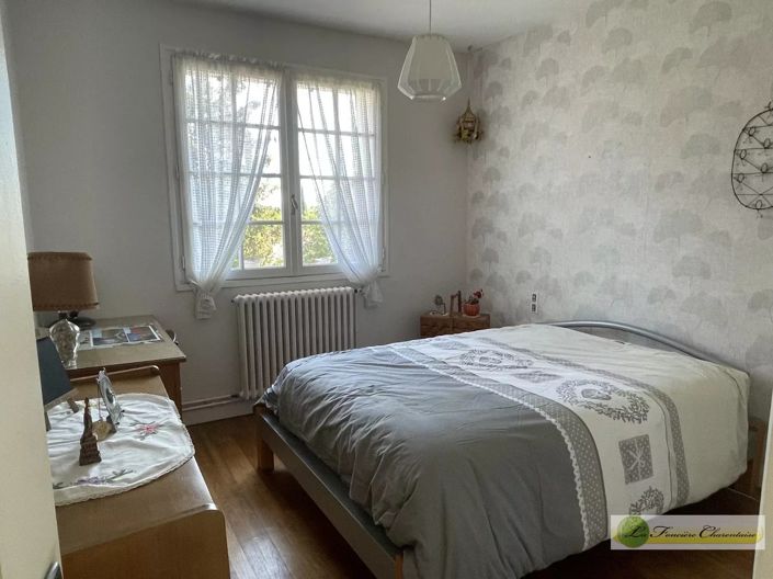Image No.11-3 Bed House for sale