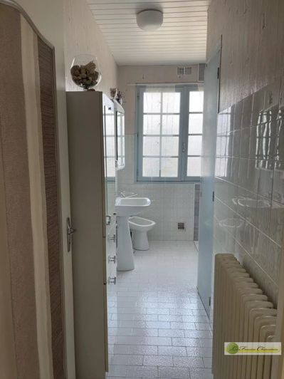 Image No.8-3 Bed House for sale