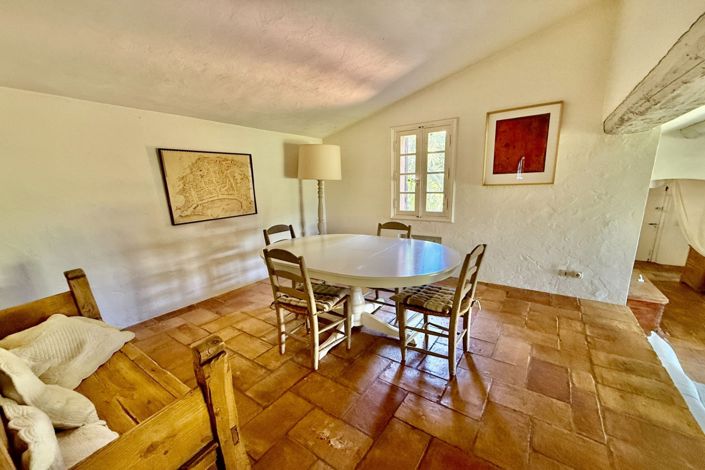 Image No.15-4 Bed House for sale
