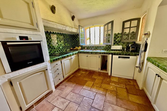 Image No.16-4 Bed House for sale