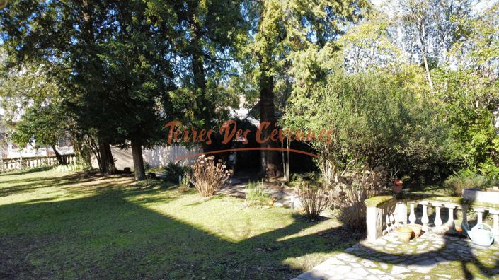 Image No.2-4 Bed House for sale