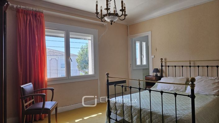Image No.8-7 Bed House for sale