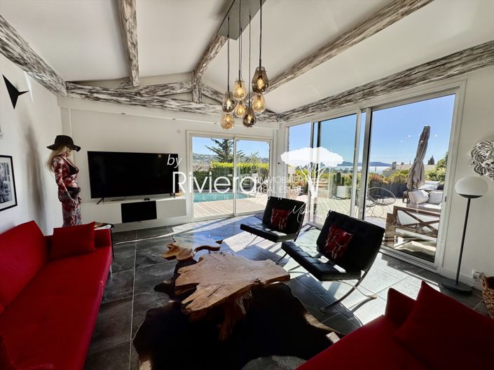 Image No.9-5 Bed House for sale