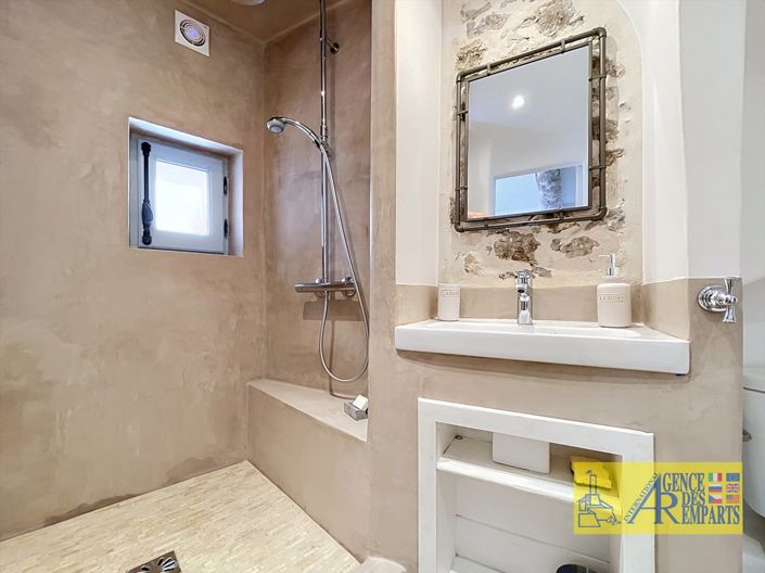 Image No.6-3 Bed House for sale