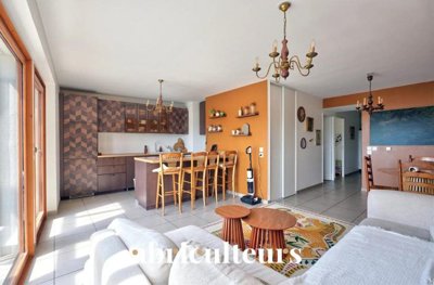 1 - Saint-Priest, Apartment