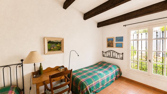 Image No.12-2 Bed House for sale