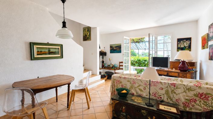 Image No.13-2 Bed House for sale
