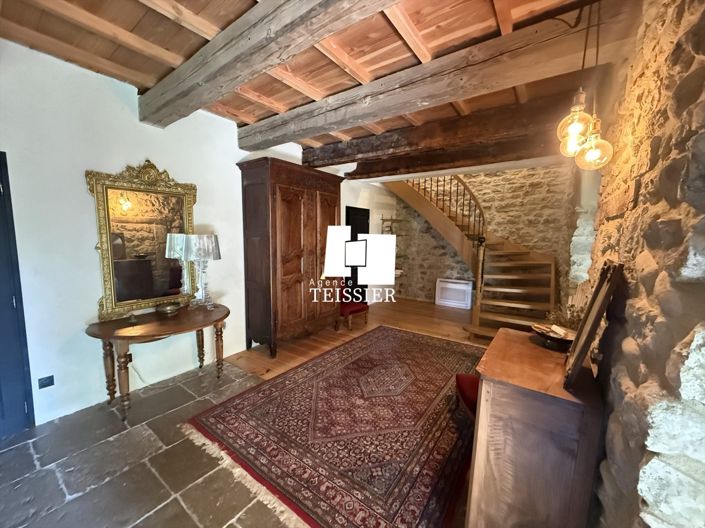 Image No.10-5 Bed Property for sale