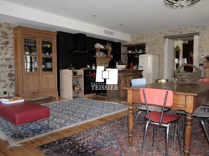 Image No.11-5 Bed Property for sale