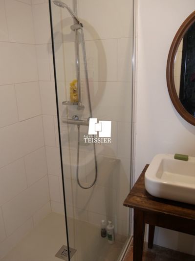 Image No.23-Propriété de 5 chambres à vendre à Berrias-et-Casteljau