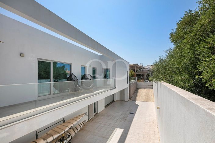 Image No.17-3 Bed House for sale