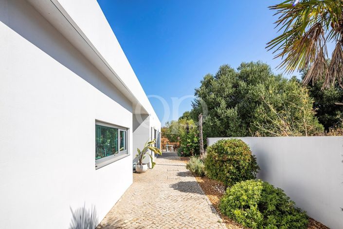 Image No.2-3 Bed House for sale