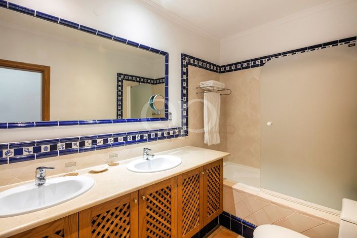 Image No.19-3 Bed House for sale