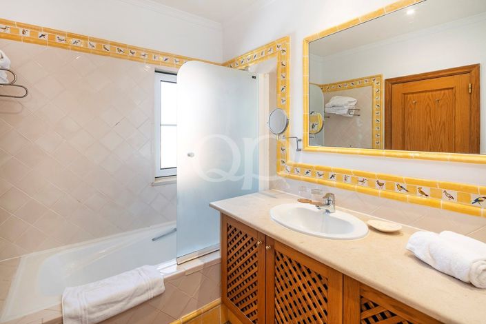 Image No.25-3 Bed House for sale