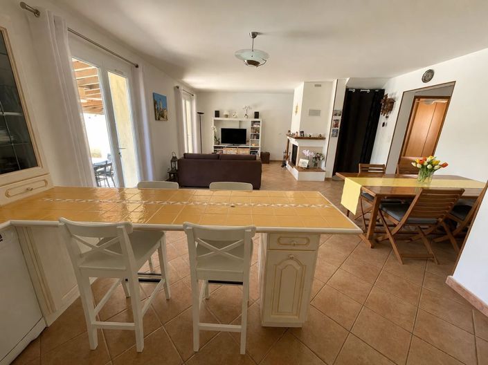 Image No.6-3 Bed House for sale