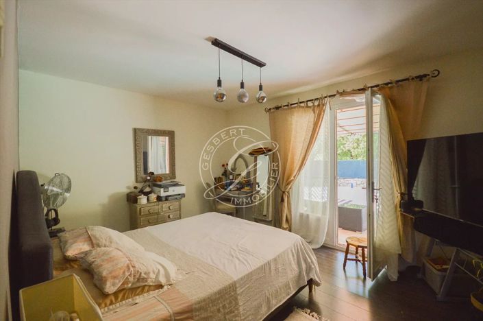 Image No.17-4 Bed House for sale