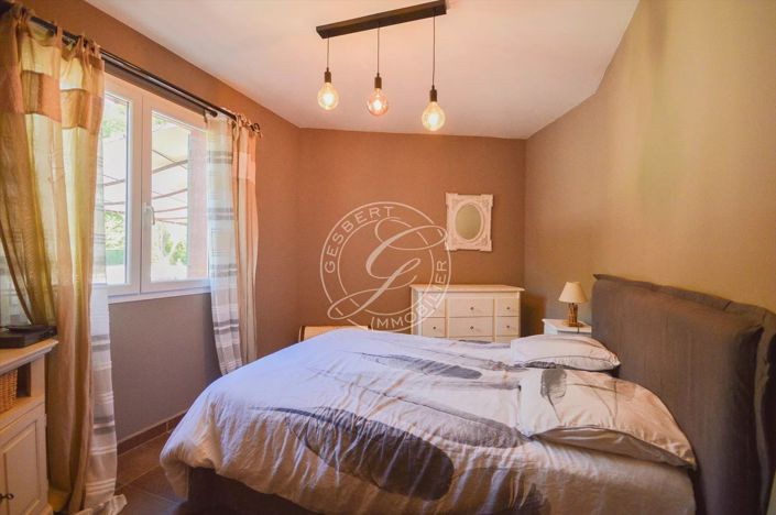 Image No.18-4 Bed House for sale