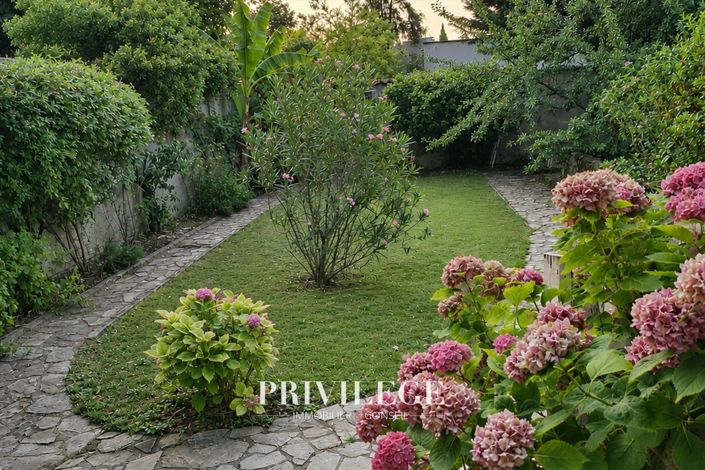 Image No.15-7 Bed House for sale