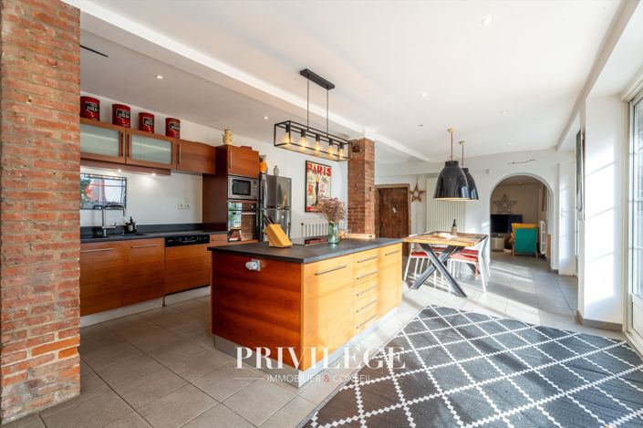 Image No.16-7 Bed House for sale