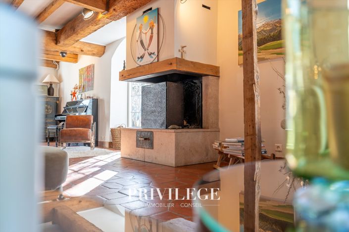 Image No.24-7 Bed House for sale