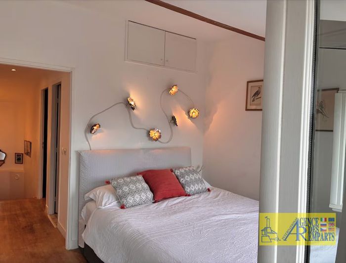 Image No.13-2 Bed House for sale