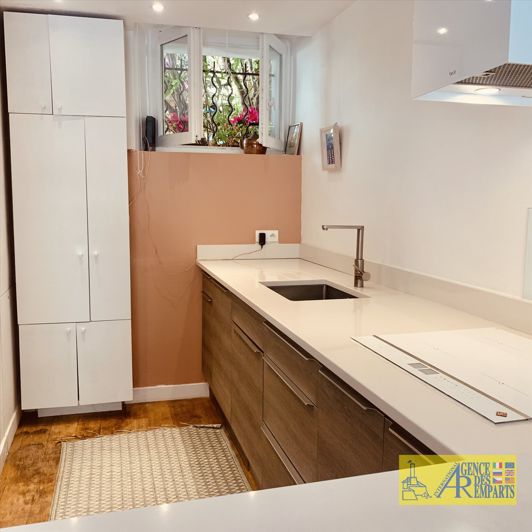 Image No.8-2 Bed House for sale