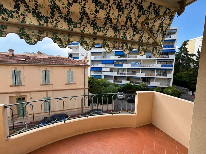 Image No.2-Appartement de 2 chambres à vendre à Cannes