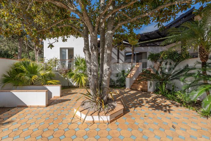 Image No.38-5 Bed House for sale