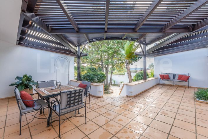 Image No.40-5 Bed House for sale