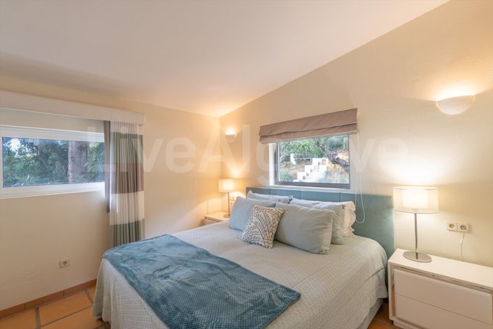 Image No.50-5 Bed House for sale