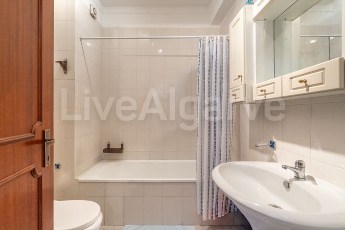 Image No.21-2 Bed Apartment for sale