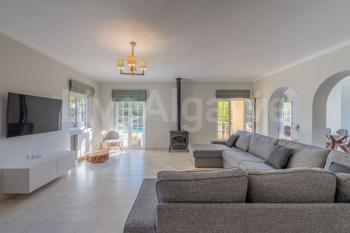 Image No.5-4 Bed House for sale
