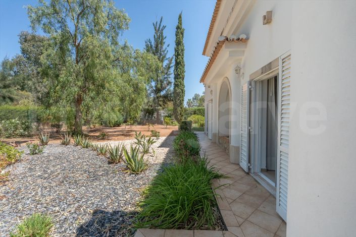 Image No.32-6 Bed House for sale