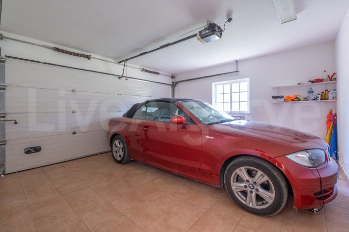 Image No.52-6 Bed House for sale