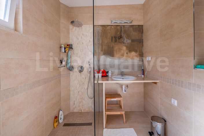 Image No.22-3 Bed House for sale