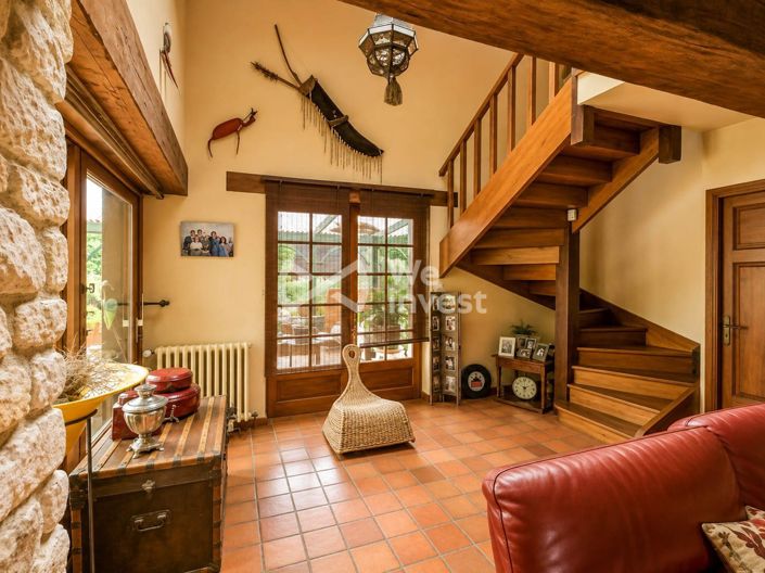 Image No.10-6 Bed House for sale