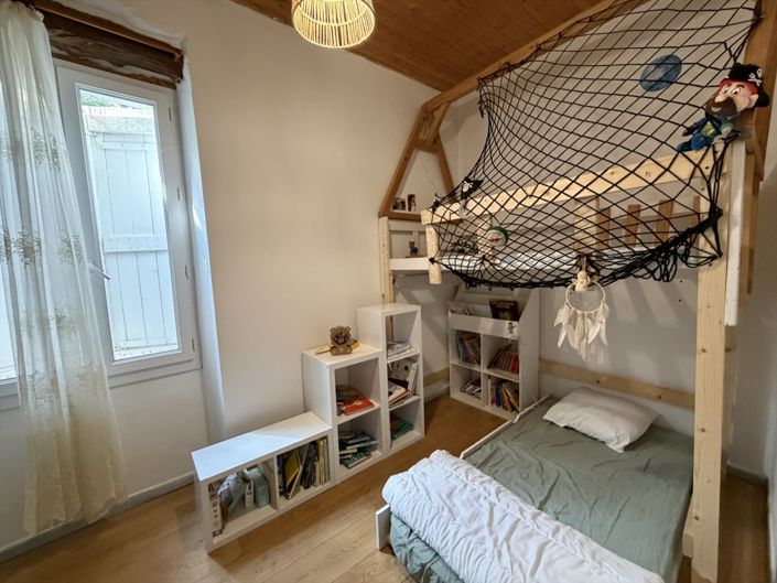 Image No.19-5 Bed House for sale