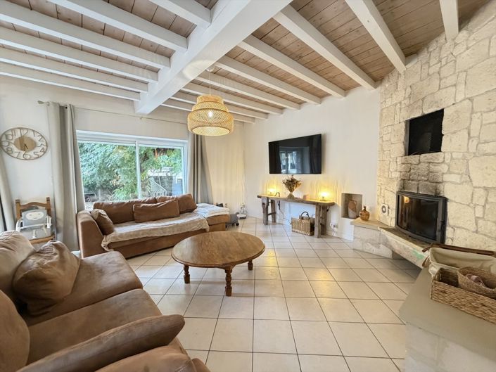 Image No.6-5 Bed House for sale