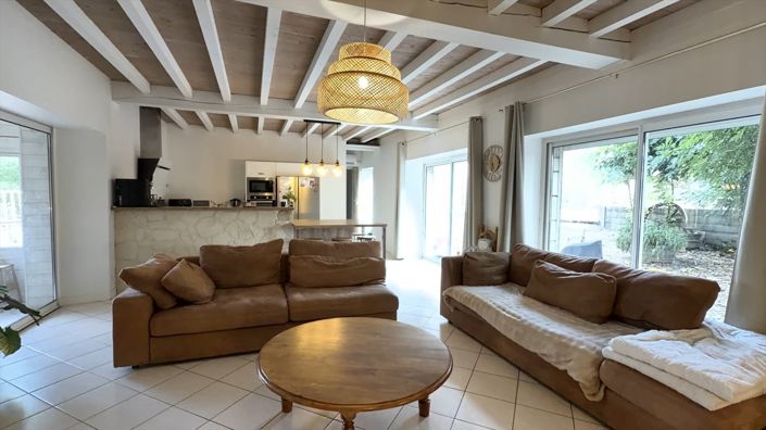 Image No.7-5 Bed House for sale