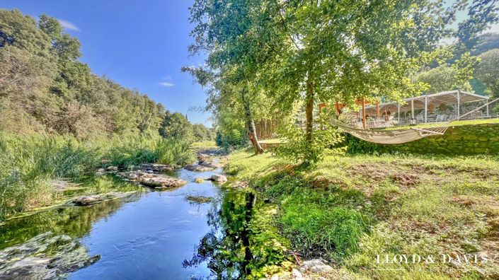 Image No.3-8 Bed Property for sale