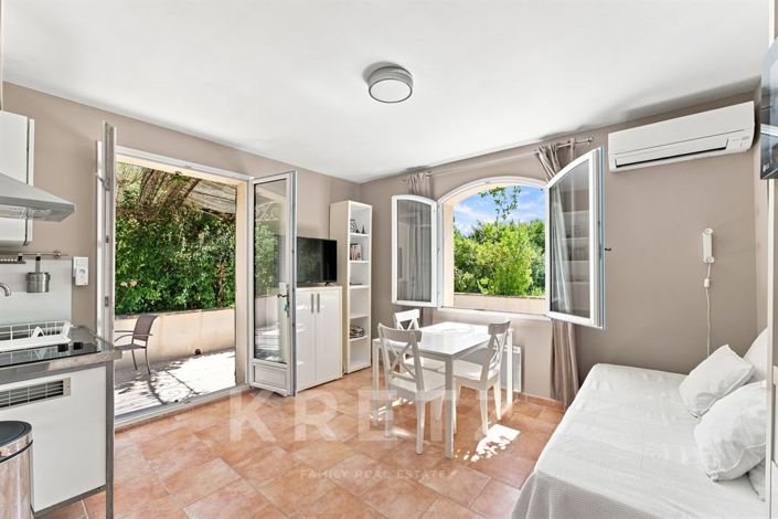 Image No.19-7 Bed House for sale