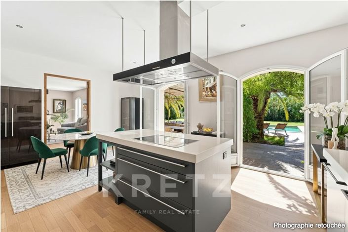 Image No.8-7 Bed House for sale
