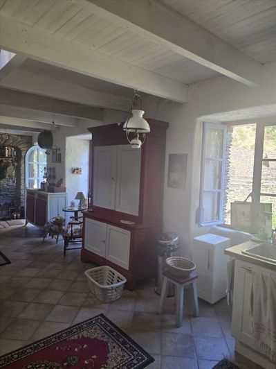 Image No.17-4 Bed House for sale
