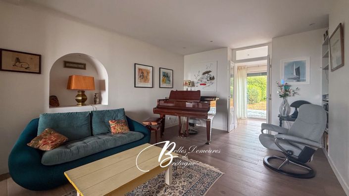 Image No.5-5 Bed House for sale