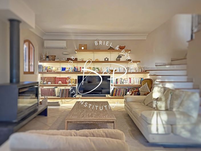Image No.9-4 Bed House for sale