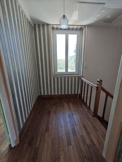 Image No.10-3 Bed House for sale